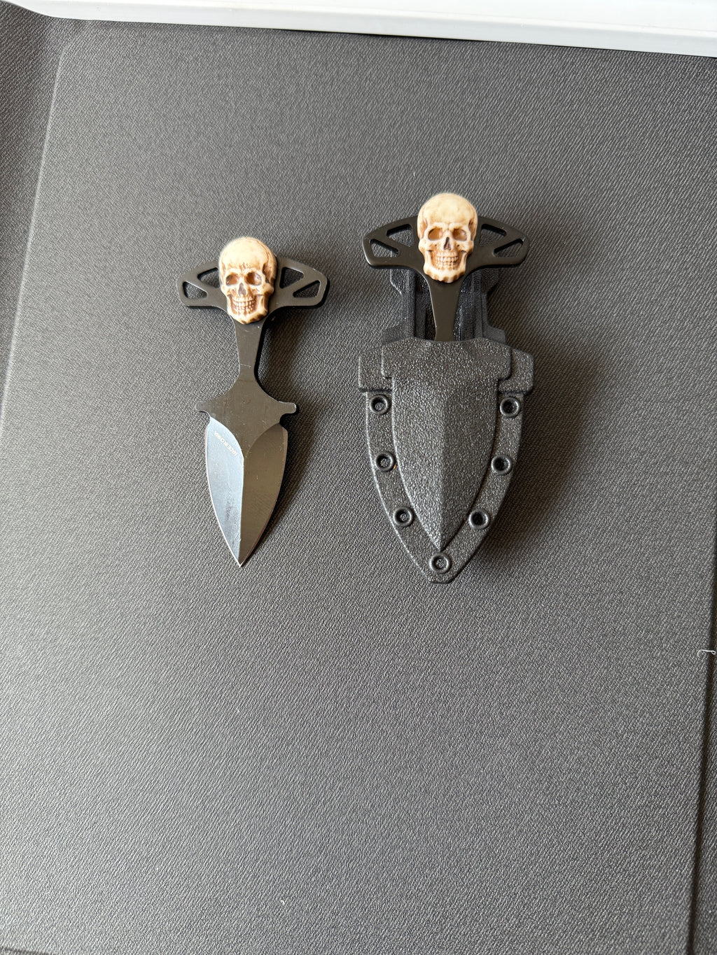 Skull Tactical Super Hunting Knife