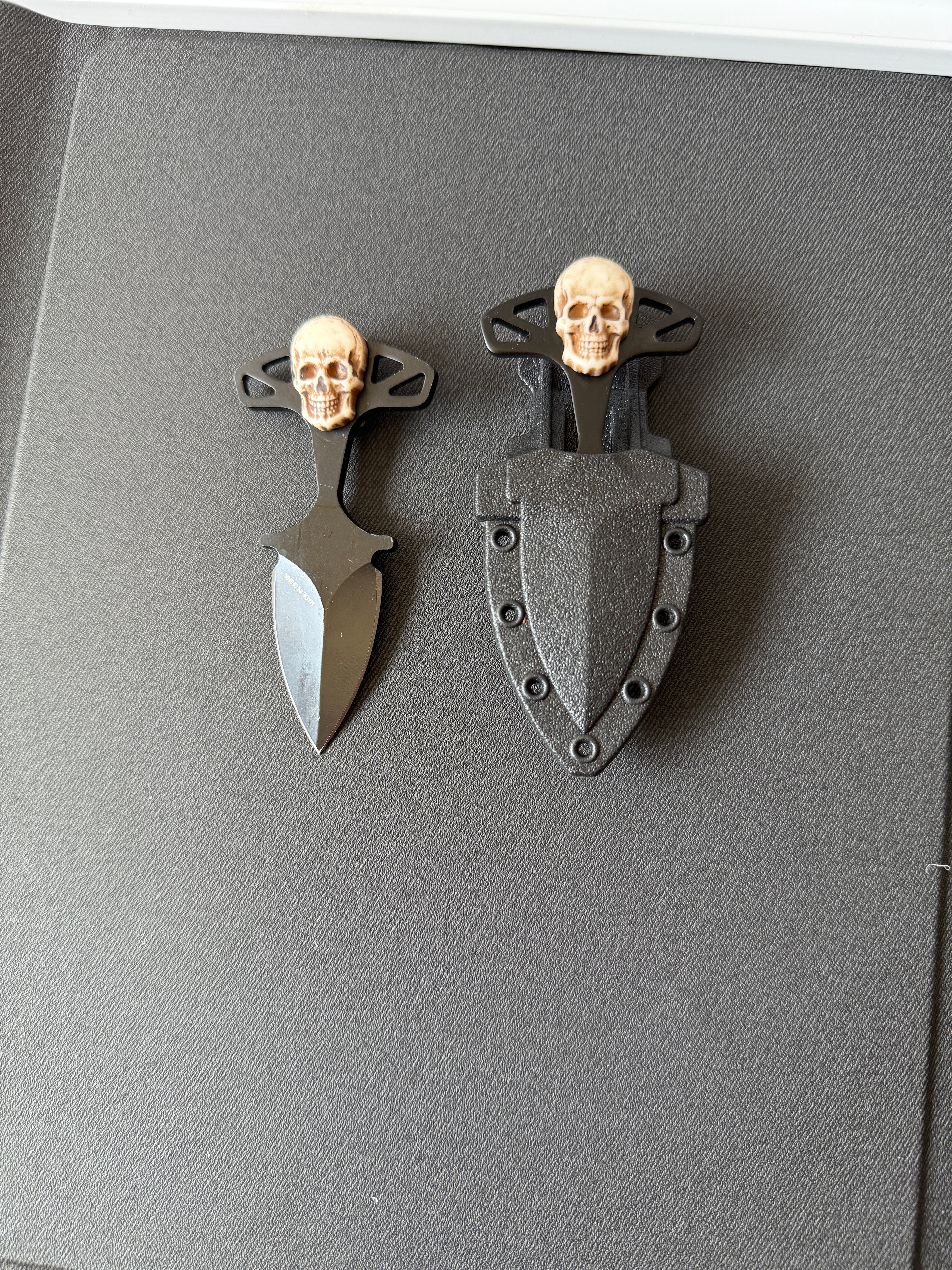 Skull Tactical Super Hunting Knife
