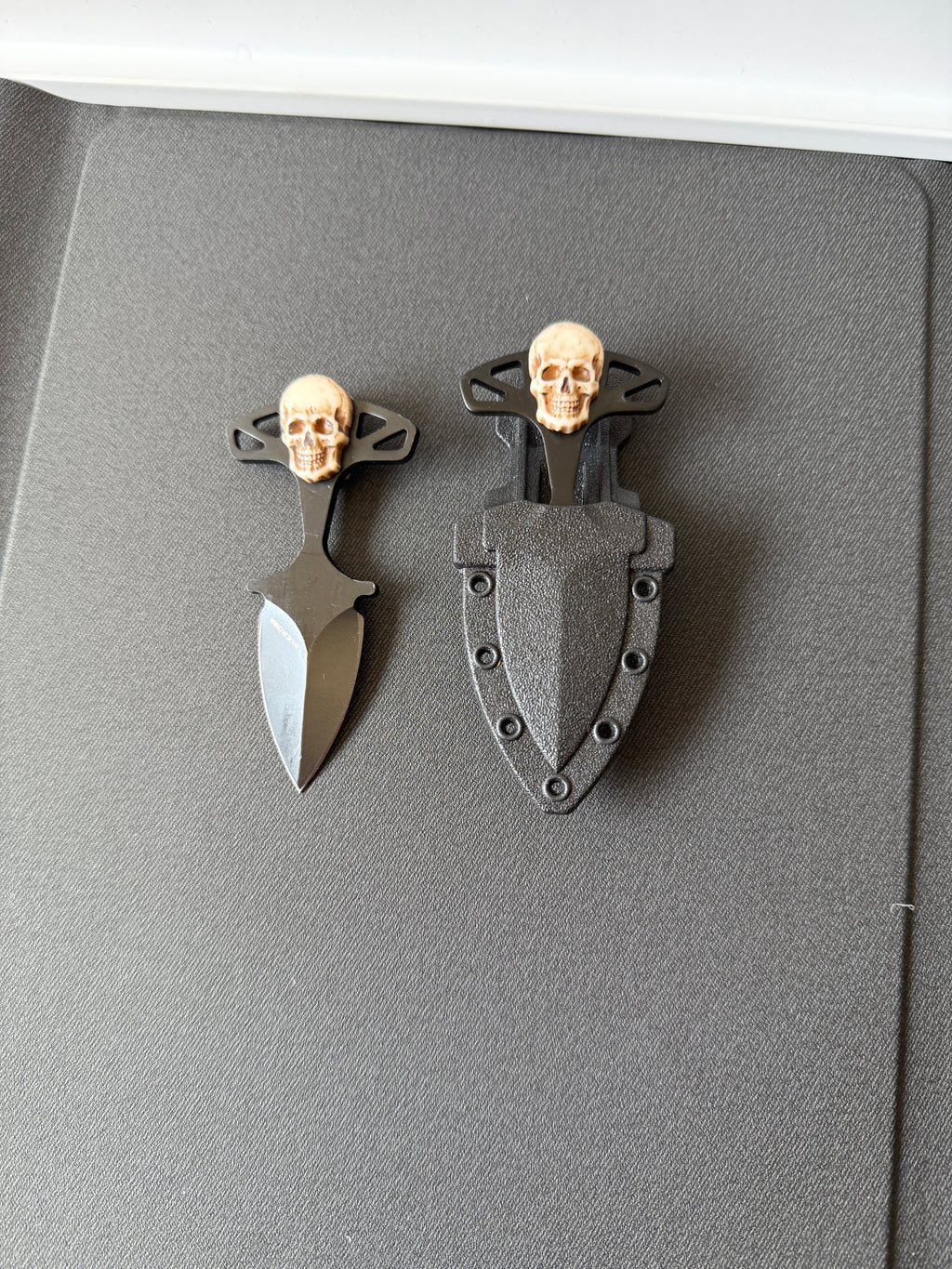 Skull Tactical Super Hunting Knife