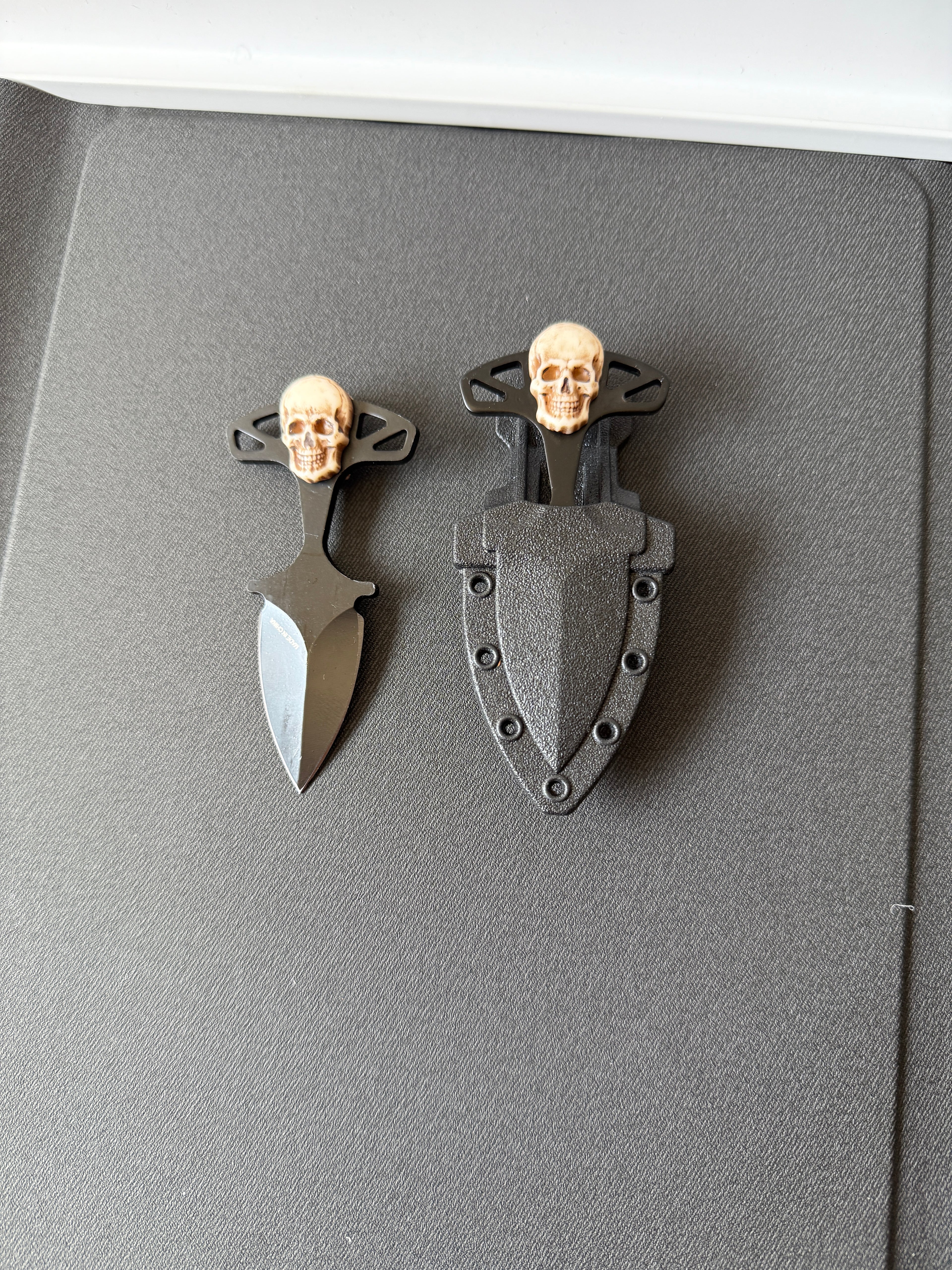Skull Tactical Super Hunting Knife